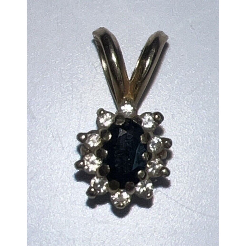 Sweet Sapphire & Diamond Pendant 14kt
